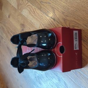 New in Box Capezio Girls Tap Shoes